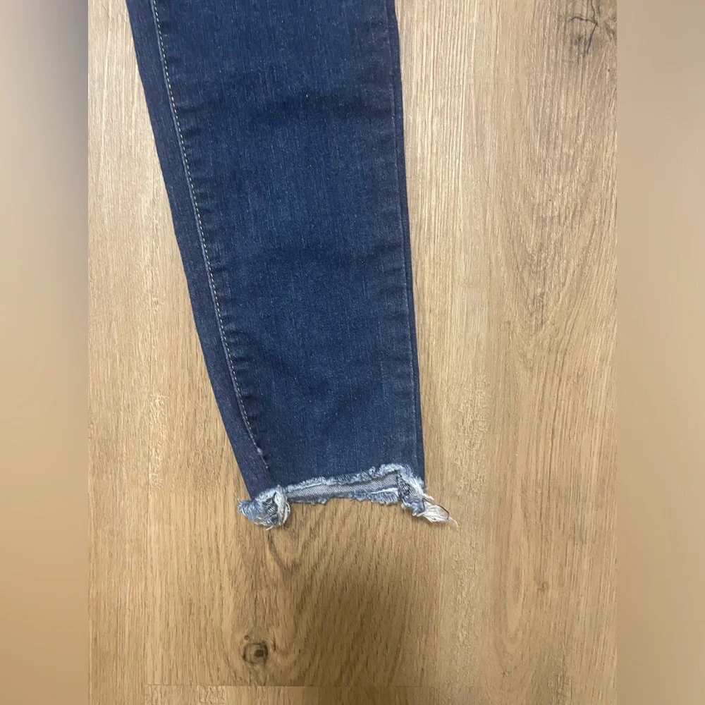 Women’s‎ Levi’s 720 High-Rise Super skinny distressed jeans